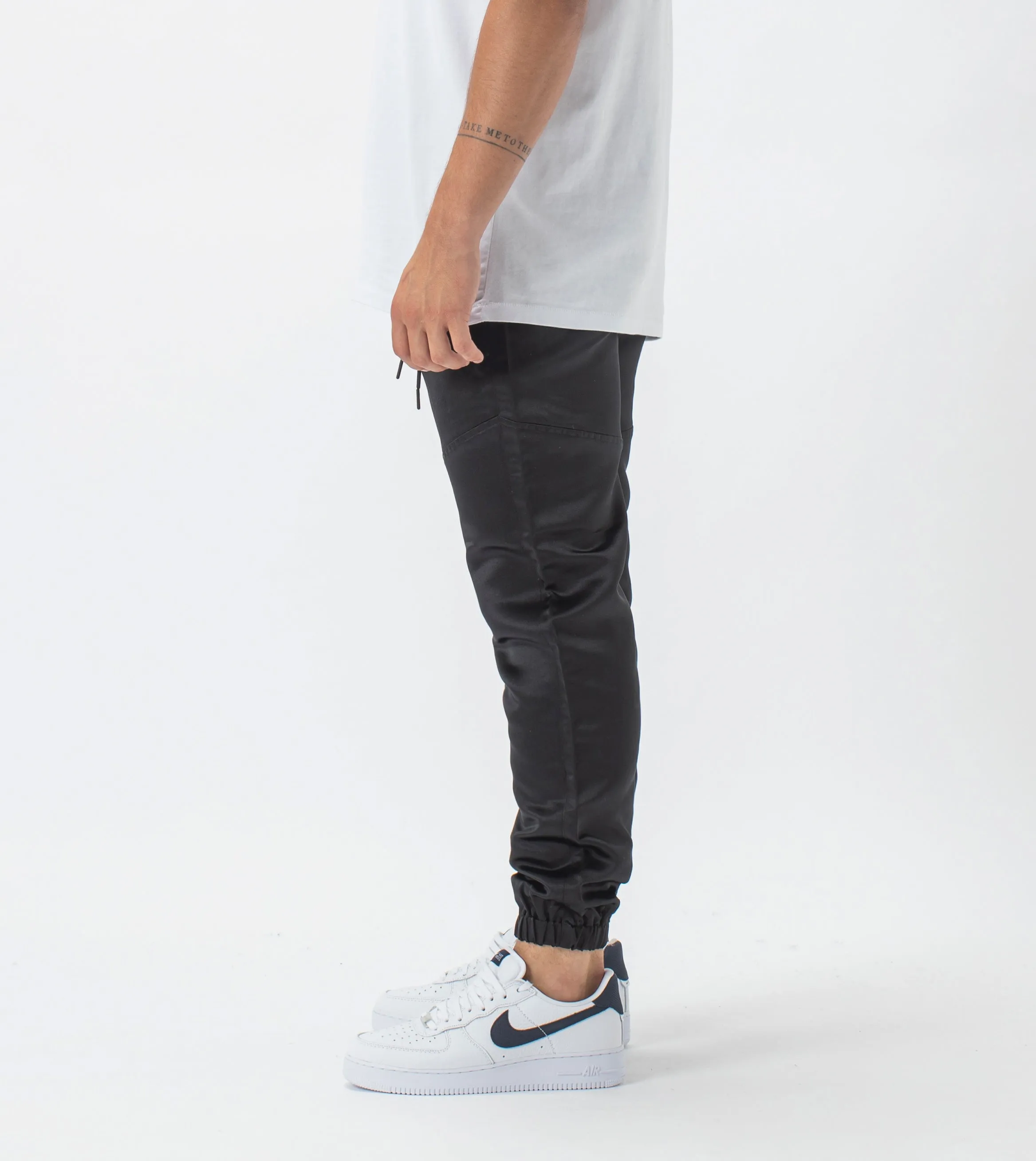 Jumpa Jogger Black