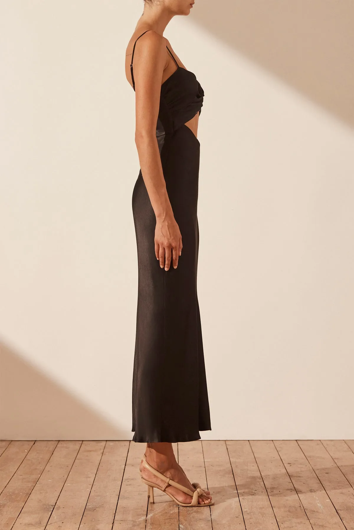 OLIVIERA TWIST FRONT MIDI DRESS - BLACK